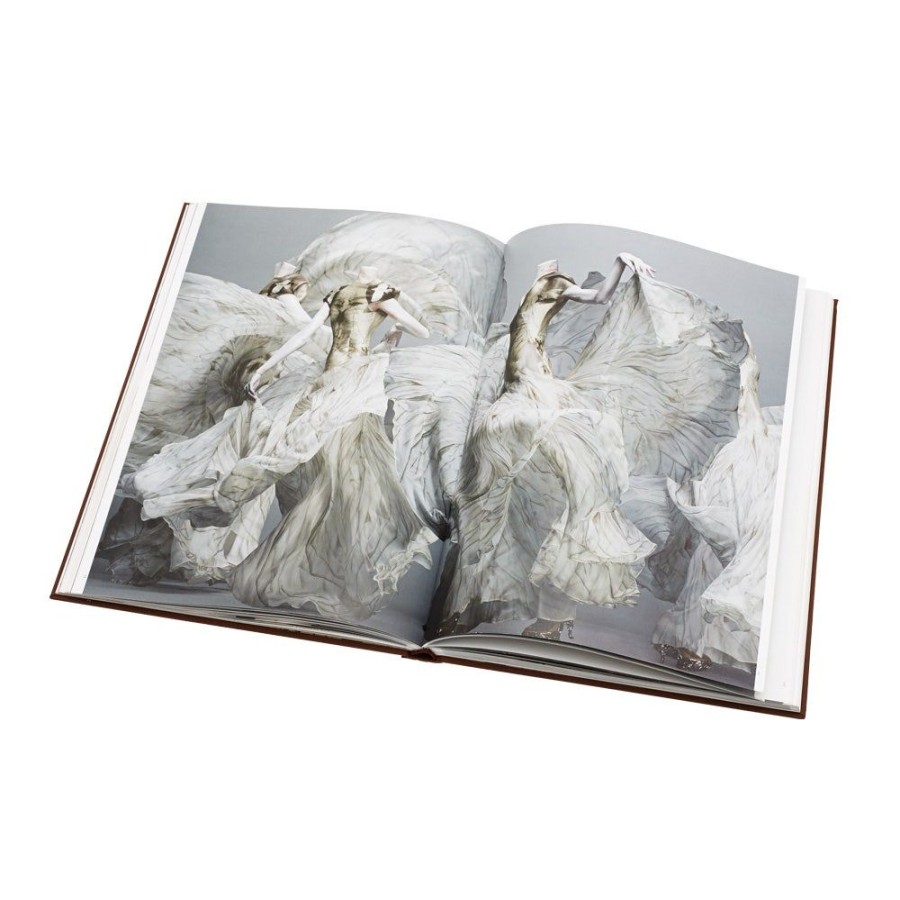 The Metropolitan Museum of Art Alexander Mcqueen: Savage Beauty | Exhibition Catalogues