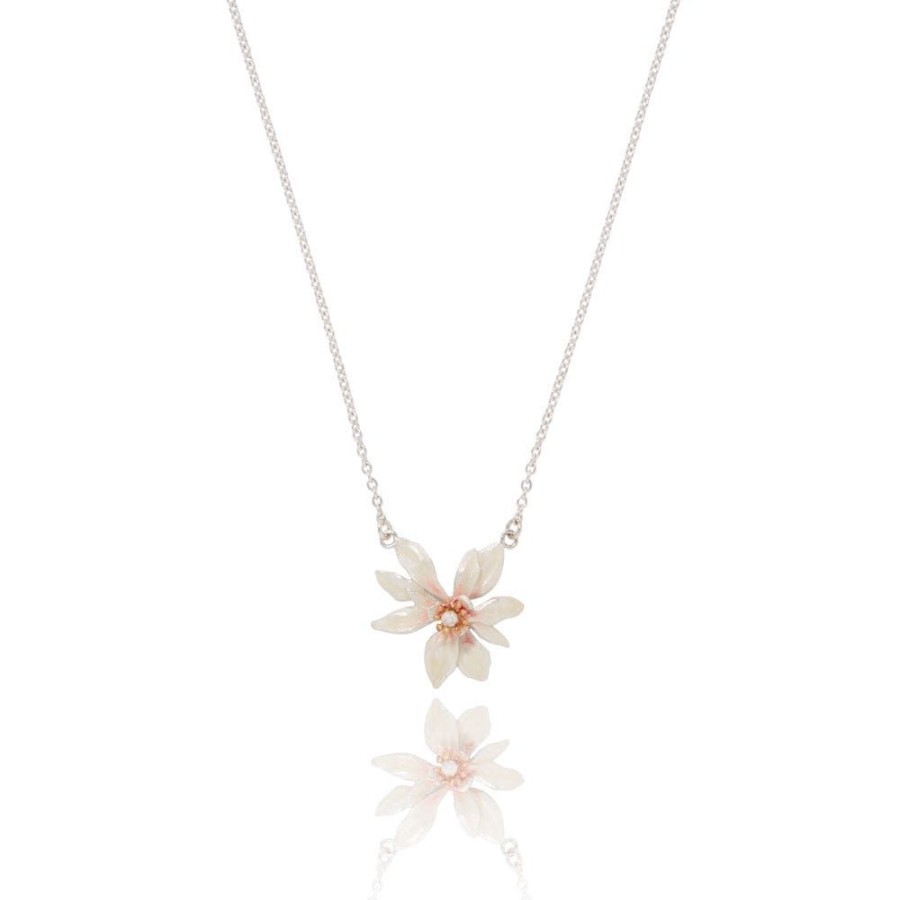 The Metropolitan Museum of Art Magnolia Pendant Necklace | Necklaces